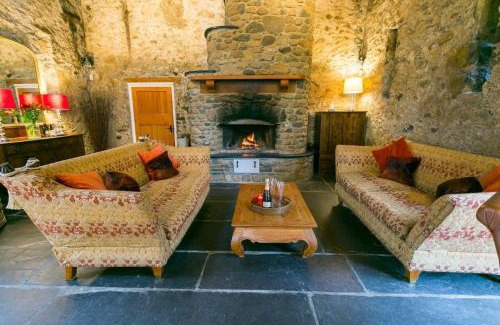 Bangor House | Tal Y Bont Uchaf Stables