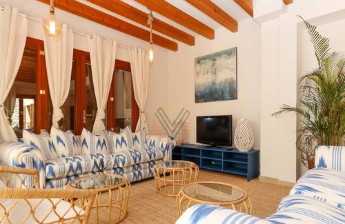Son Servera Cottage | Talaiot de Pula elegant holiday home with swimming pool at the foot of the golf
