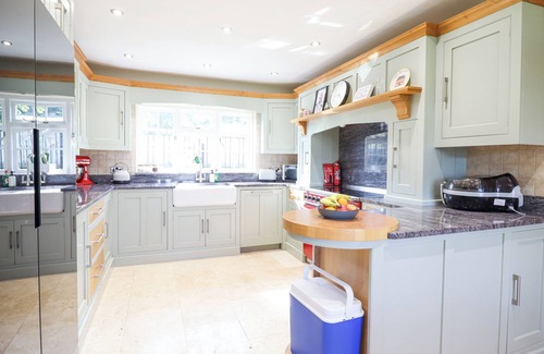 Bala House | TALAR WEN, pet friendly, with open fire in Bala