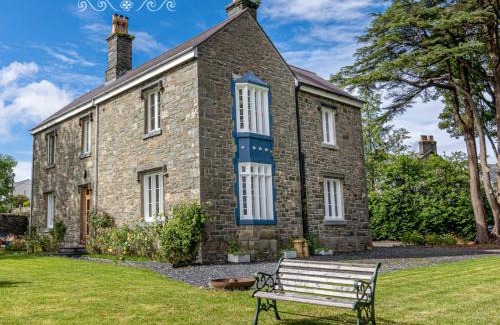 Penrhyndeudraeth House | Taldraeth - Old Vicarage Guest House