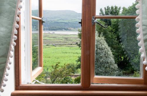 Penrhyndeudraeth House | Taldraeth - Old Vicarage Guest House