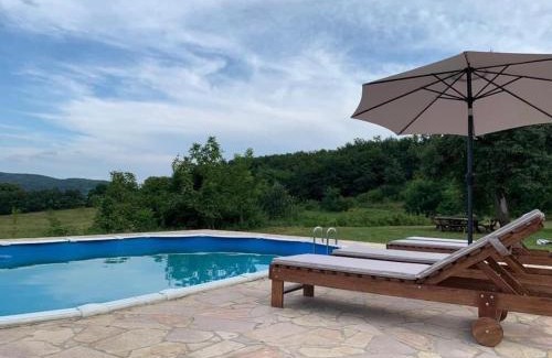 Mladenovac House | Talin Raj