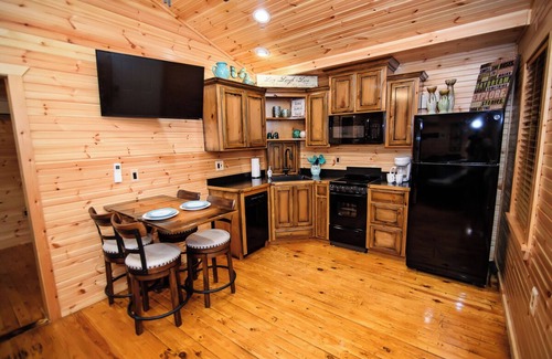 Hochatown Cabin | Tall Oaks- Broken Bow/Hochatown- 1bd