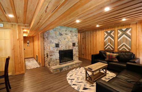 Little Valley House | Tall Pines