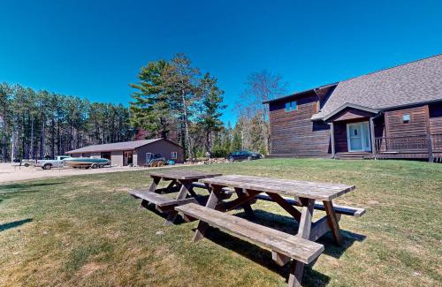 Three Lakes House | Tall Timber