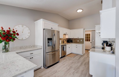 Thomasville House | Tall Timbers Waterfront Oasis: 3BR/2 BATH Retreat with Garage