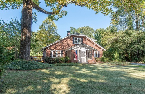 Wiley House | Tallulah's Tranquility: A Classic Craftsman at Tallulah Gorge