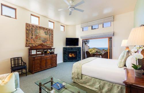 Northwest Carmel Hotel | Tally Ho Inn
