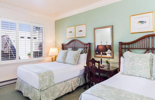 Northwest Carmel Hotel | Tally Ho Inn
