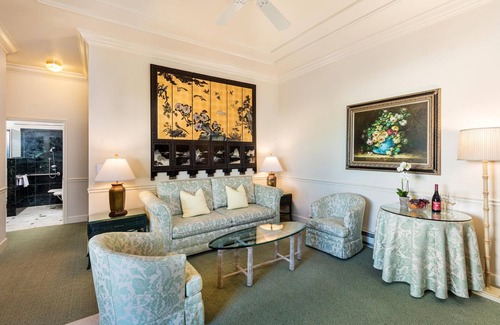 Northwest Carmel Bed & Breakfast | Tally Ho Inn