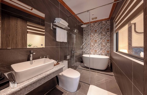 Hoa Lu Hotel | Tam Coc Center Luxury Hotel & Villa