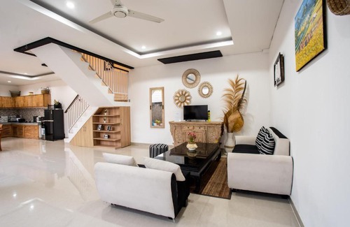 Sunset Road Villa | Taman Bali A&R Seminyak