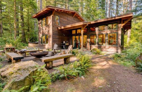Rhododendron House | Tamanawas Cabin