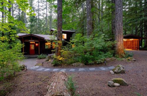 Rhododendron House | Tamanawas Cabin