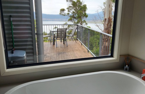 Grindelwald Apartment | Tamar Ridge Winery Apartment #10
