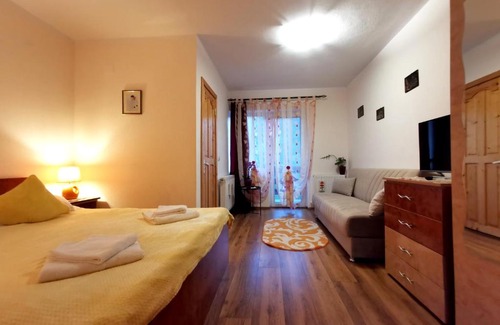 Bran House | Tamara House