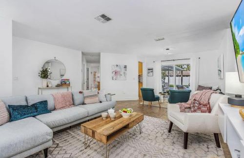 Caloosahatchee House | Tamaram Retreat Rest, Relax, Enjoy and Repeat