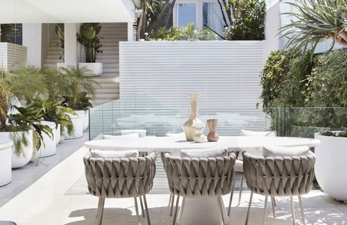 Tamarama House | Tamarama House has 5 bespoke bedrooms and is home to enchanting views.