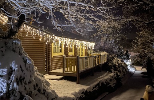 Shipley Cabin | Tamarisk - 5 Star - Pet Friendly - Hot Tub - Scandinavian Log Cabin