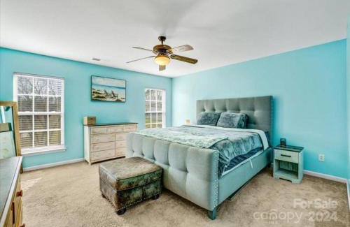 Charlotte Bed & Breakfast | Tamaya Stewart
