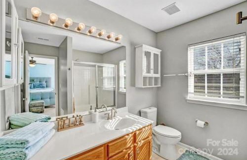 Charlotte Bed & Breakfast | Tamaya Stewart