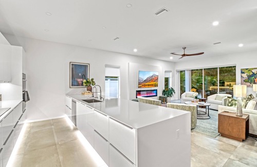 Arlington Park House | Tamiami Vice - Luxury Siesta Key Home with Heated Pool & Prime Location – Book Your Escape Today!