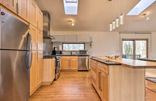 Tamiment House | Tamiment Home w/ Gas Grill: 4 Mi to Bushkill Falls
