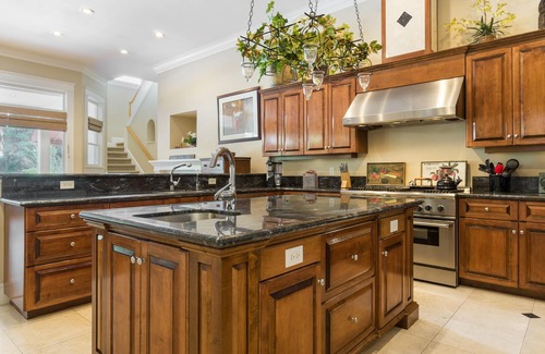 Odessa House | TAMPA LUXURY WATERFRONT MANSION W/POOL & JACUZZI 6 BEDROOM 6 BATH 8000 SQ FT