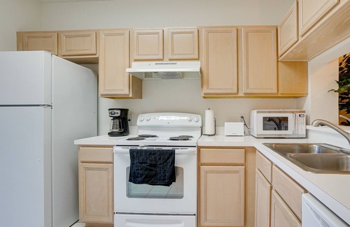 Westchase House | Tampa Vacation Rental Townhome ~ 5 Mi to Beaches!