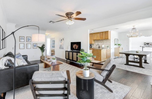 Bay Crest Park House | Tampa Waterfront Oasis| Pool| 3BR