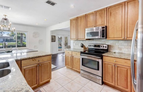 Bay Crest Park House | Tampa Waterfront Oasis| Pool| 3BR