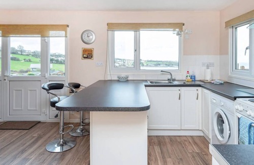 Tyn-y-Gongl Ski Chalet | Tan Dinas Lodge in Tyn-y-Gongl