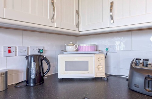 Tyn-y-Gongl Ski Chalet | Tan Dinas Lodge in Tyn-y-Gongl