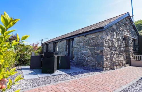 Harlech House | Tan Llech