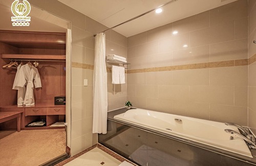 Phu Nhuan Hotel | Tan Son Nhat Saigon Hotel