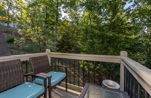 Osage Beach Apartment | Tan-Tar-A #6132 - Lake view, minutes from Margaritaville and pool bars!