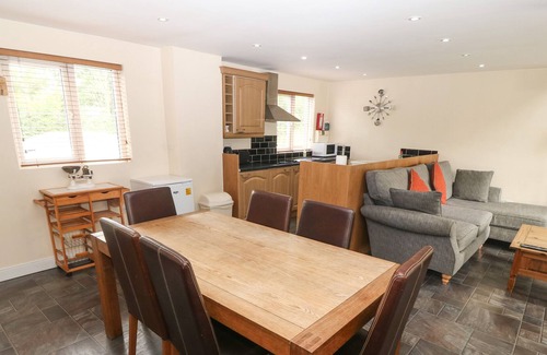 Brynteg Cottage | TAN Y BARN COTTAGE, family friendly, with hot tub in Brynteg