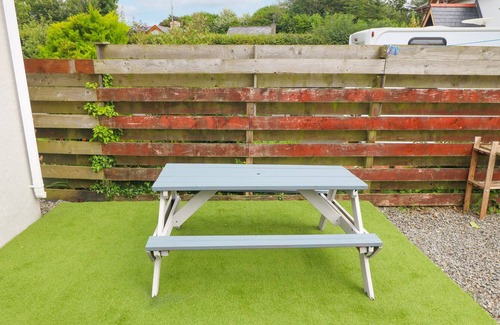 Brynteg Cottage | TAN Y BARN COTTAGE, family friendly, with hot tub in Brynteg