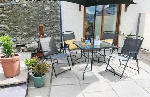 Bangor House | Tan y Bryn Bach