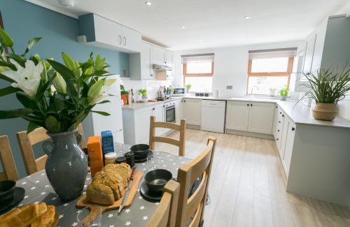 Bangor House | Tan y Bryn Bach