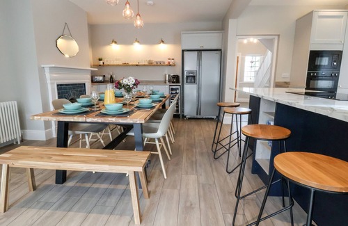 Penrhyn Bay Cottage | TAN Y FRON, pet friendly, country holiday cottage in Penrhyn Bay