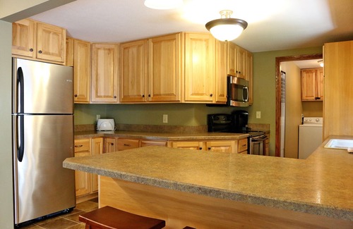 Loudonville House | Tana's Riverfront Getaway - Riverfront Home