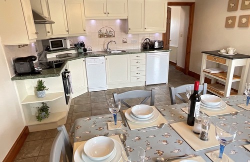 Lampeter Cottage | TANGAER COTTAGE, pet friendly, luxury holiday cottage in Lampeter