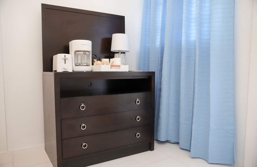Nassau Apartment | Tangerine Sunsets Skylark