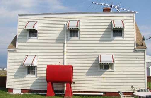 Tangier House | Tangier Island three bedroom house near the beach.