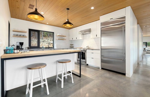 Rogers House | Tanglewood Cabin - Lake Access - Private - Modern