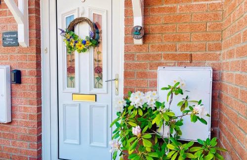 Abergavenny House | Tanglewood house Abergavenny with private parking