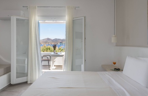Apollonia House | Tania Milos