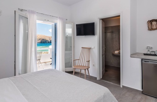 Apollonia House | Tania Milos