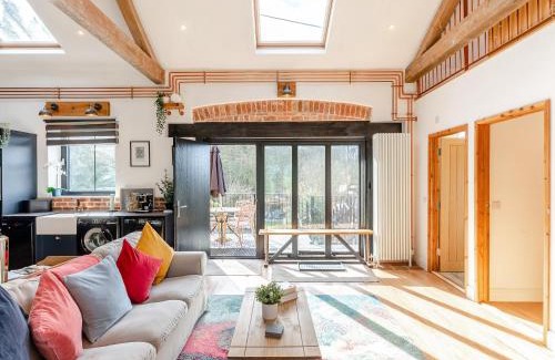 Kingswood House | Tank Barn